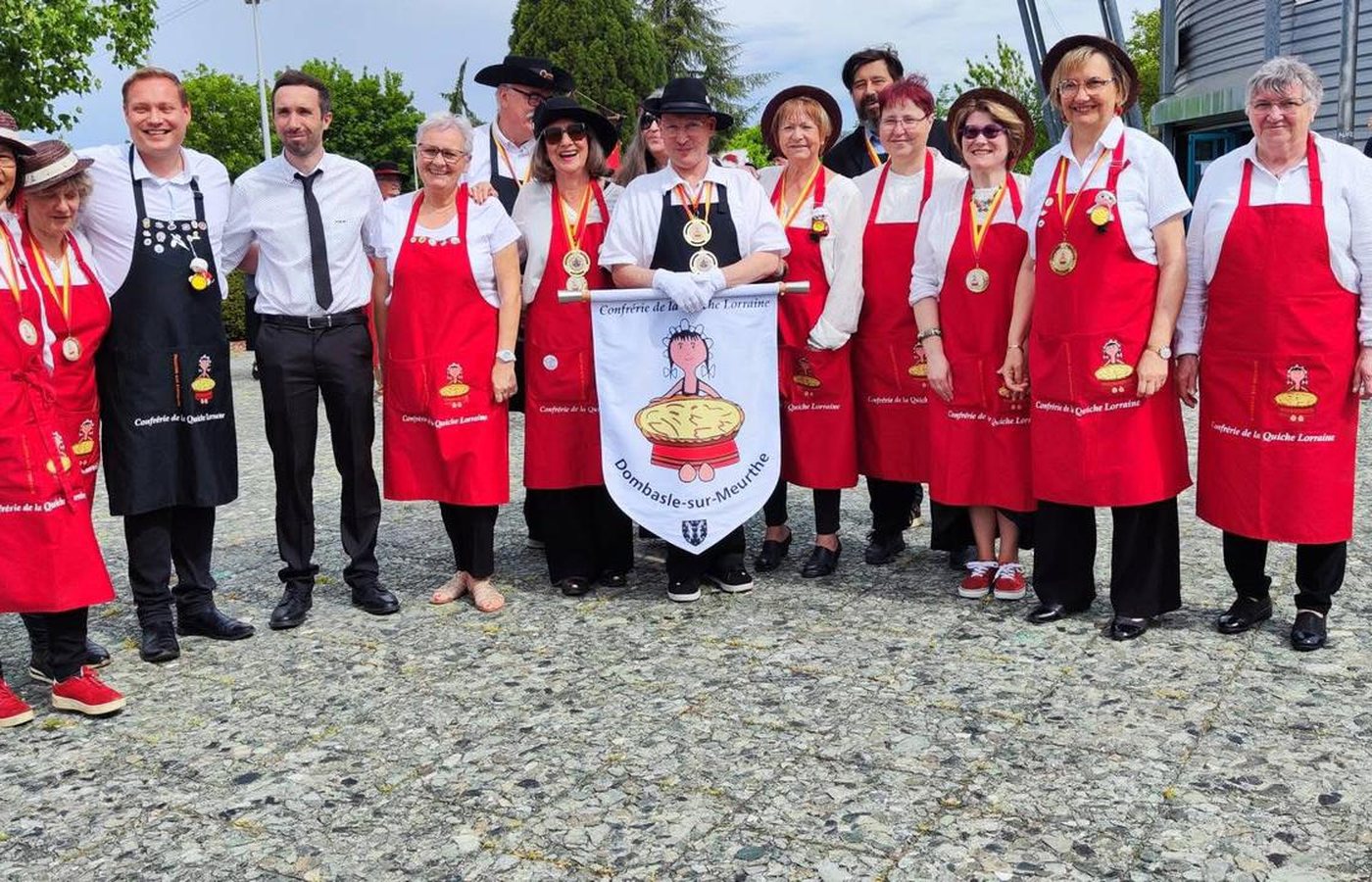 Leden van het Broederschap van de Quiche Lorraine